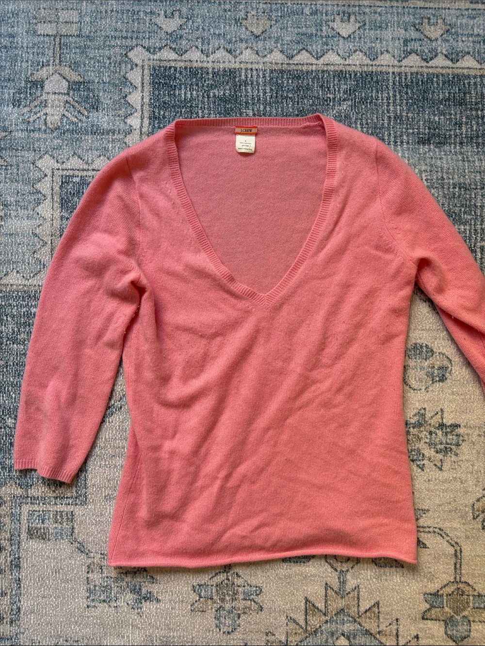 Soft V-Neck Pink Cashmere Sweater